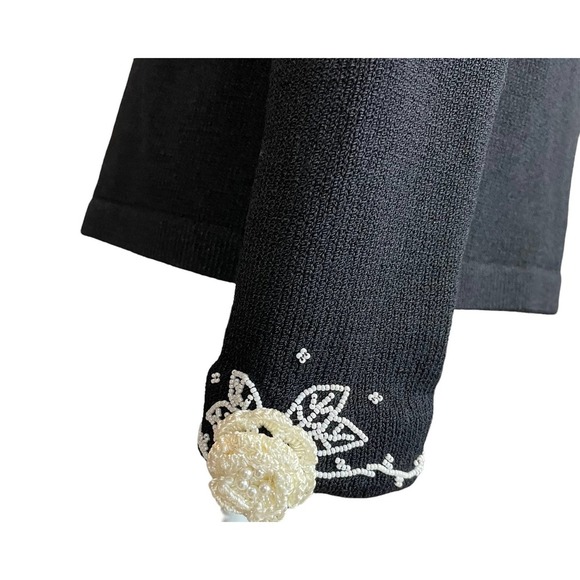 JSS Women's Black and Cream Luxury Button Down Sweater/Top - Picture 6 of 9